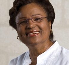 Photo of Dame Billie Miller